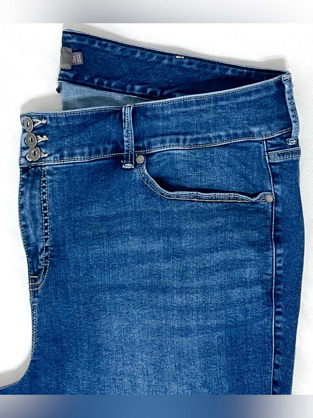Torrid Super Soft Jeggings Medium Wash 3-Button Fly Jeans 26R - Picture 5 of 8